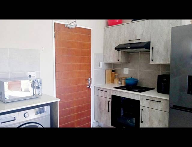1 BEDROOM APARTMENT FOR SALE IN WHITERIDGE